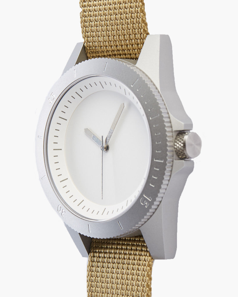 Explore Watch - Silver / White / Luminescent / Nato - 42mm